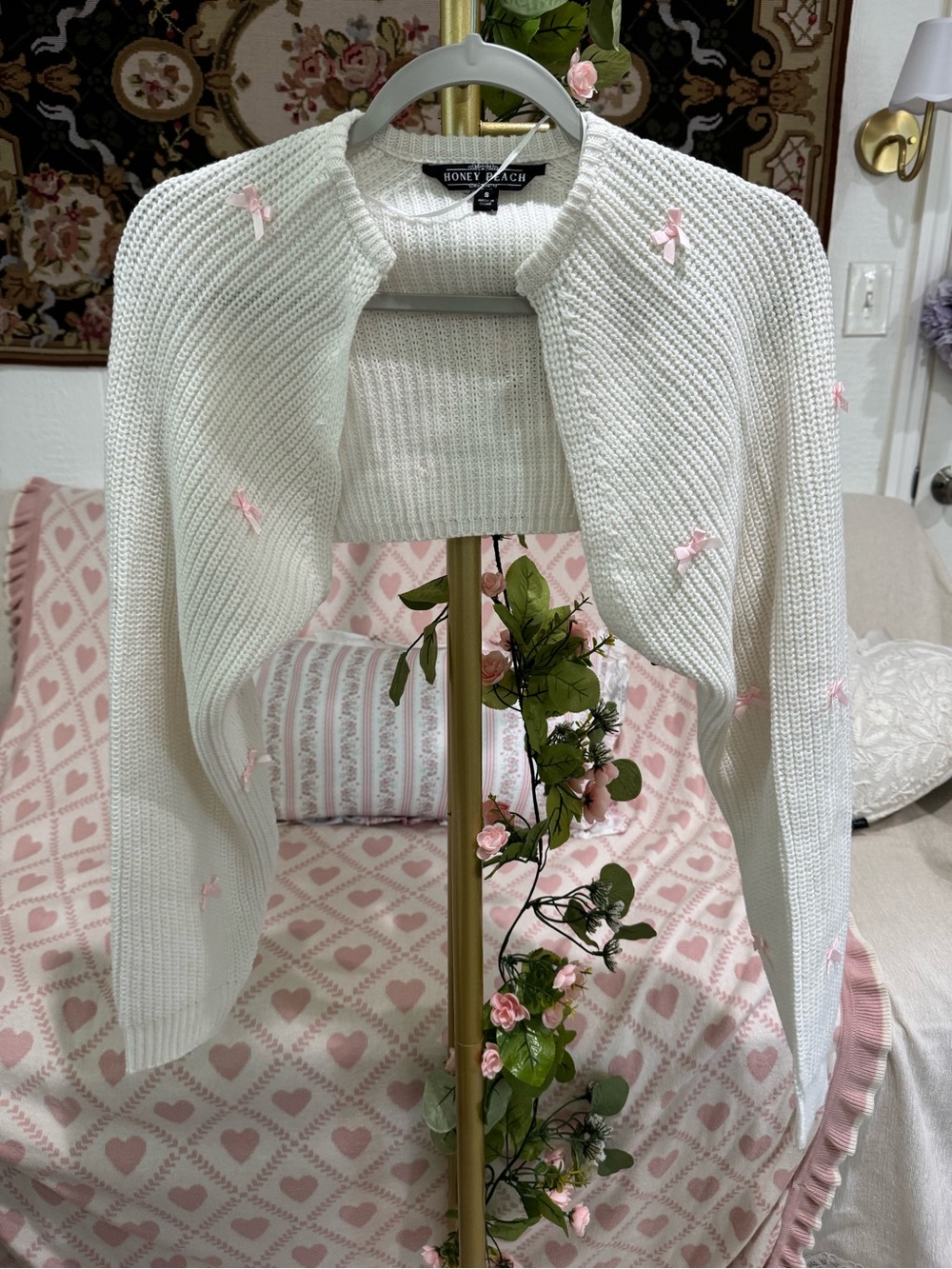 Over the shoulder White knit with Pink Bows
